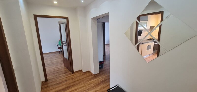 Decebal 3 camere Decomandat