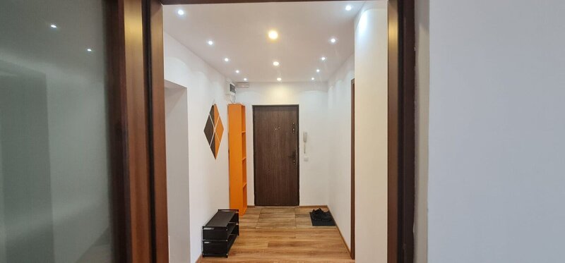 Decebal 3 camere Decomandat